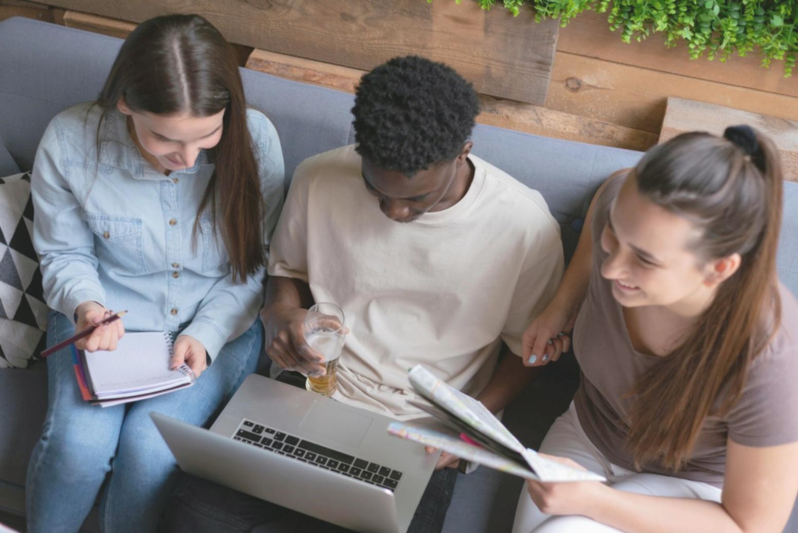 Teilnehmende bei einer Workshop-Session zum Thema Finanzplanung